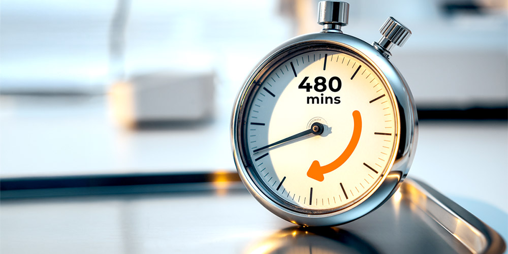 Stopwatch showing 480 minutes, illustrating glove breakthrough time